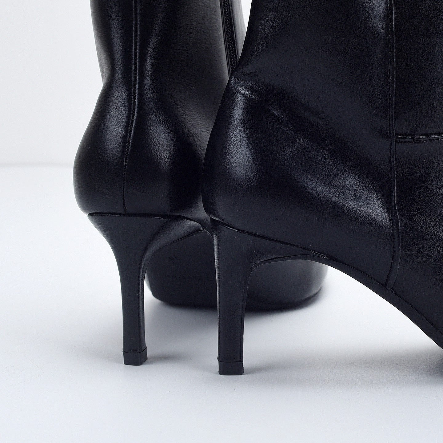Shylo™ Zwarte Leren Stiletto Enkellaarsjes