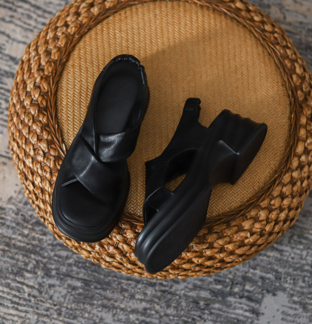 Kora Platform Sandal™
